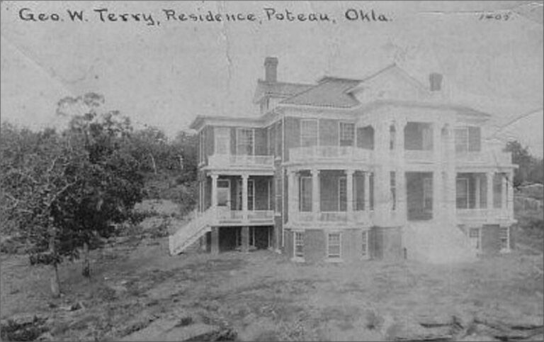 the-george-w-terry-building-in-historic-downtown-poteau