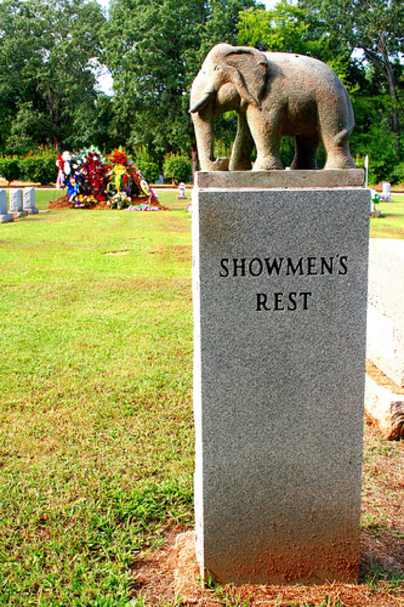 Markers found at Showmen's Rest in Hugo, Oklahoma.
