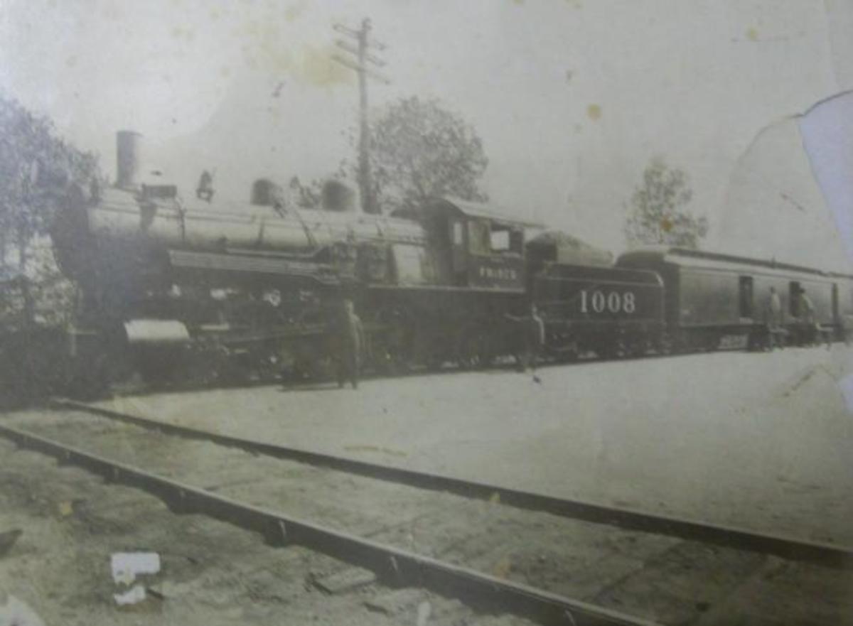 Frisco and KCS Railroad Crossing, north of Poteau Frisco and KCS Railroad Crossing, north of Poteau
