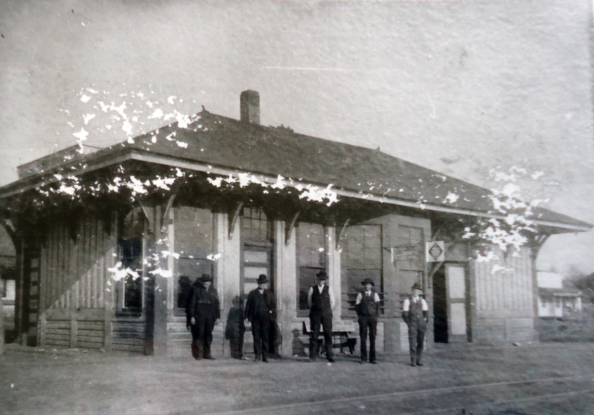 The first Frisco Depot, located where KP's Convenience Store is today. The first Frisco Depot, located where KP's Convenience Store is today.